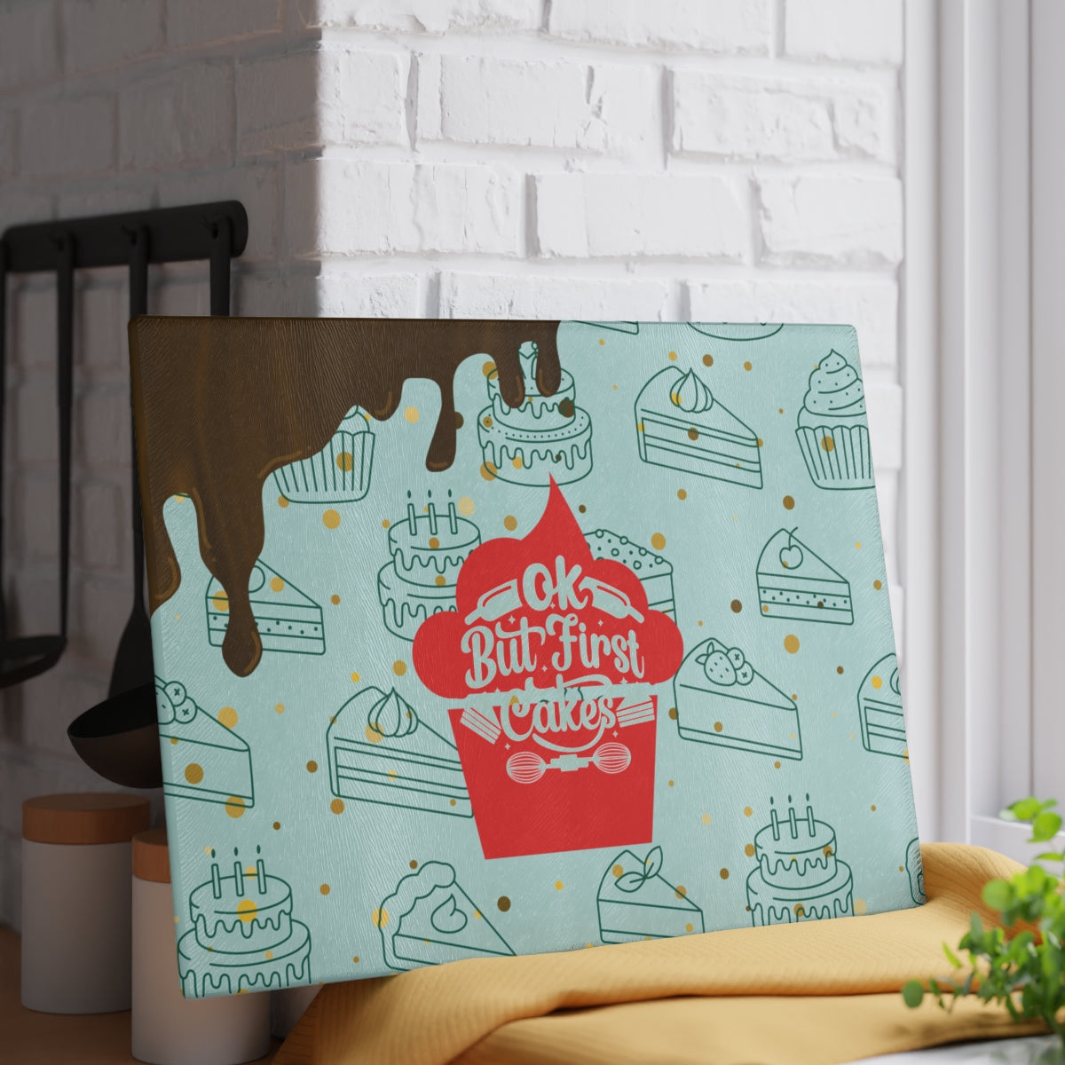 Cupcake kitchen Cutting Board